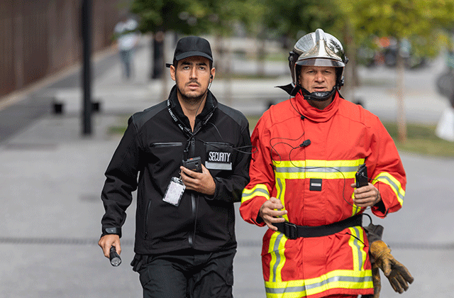 Fireman-security-guy-with-smartphone-and-Tactilon-Dabat_640x420