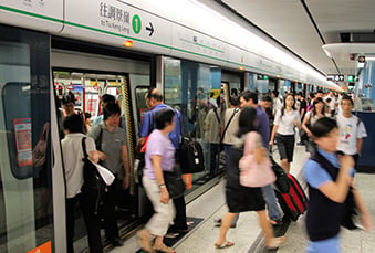 Passengers-at-a-HK-metro-station-339x229