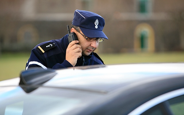 Gendarmerie_using_TPH700_outside_640x400