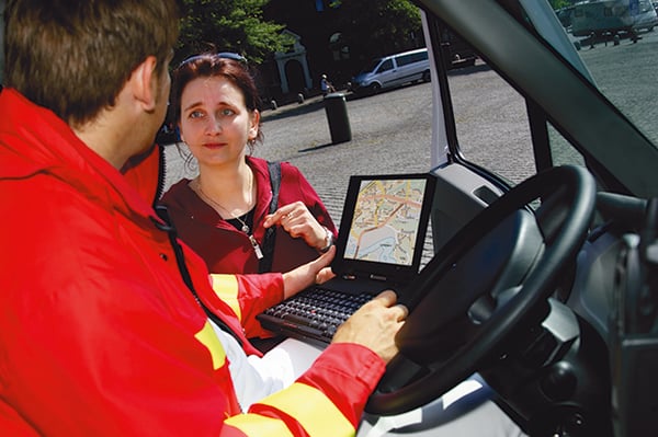 Map-application-in-a-vehicle-640px-wide