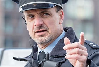 German-police-pointing-a-finger-339x229